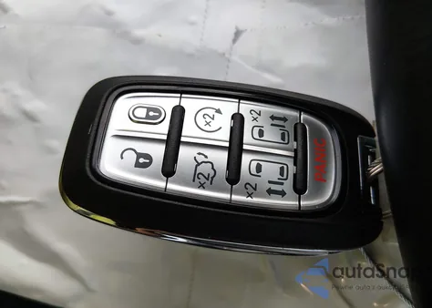 2017 Chrysler Pacifica Touring-L Plus z USA, uszkodzony, nr VIN 2C4RC1EGXHR643872